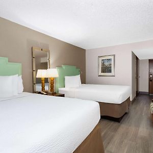 Queen Suite Mobility or hearing accessible